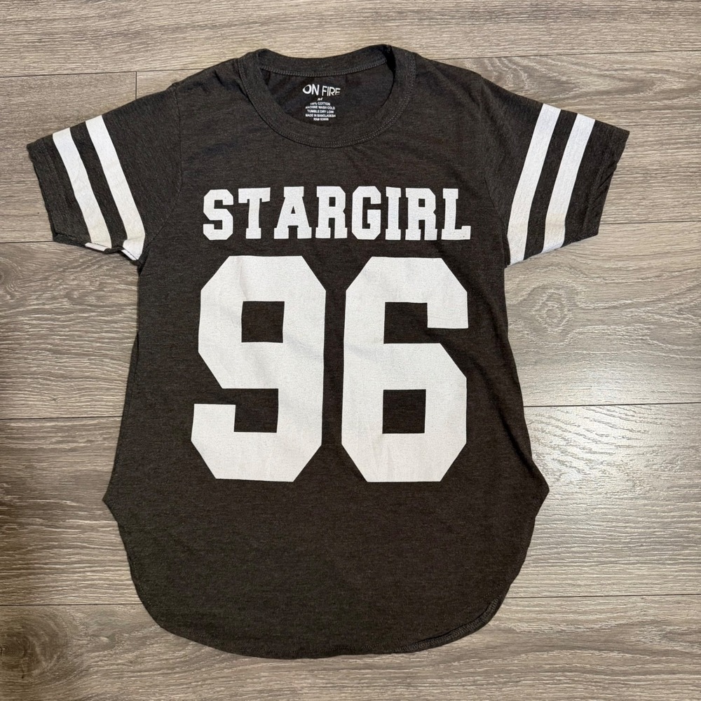 On Fire Stargirl 96 Jersey Graphic Tee Size M Charcoal Gray White Short Sleeve